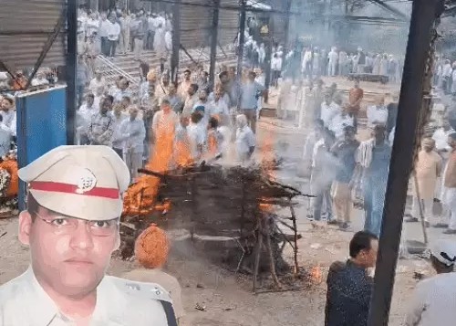 सीनियर आईपीएस पूरन कुमार आत्महत्या मामला उलझा, 9वें दिन हुआ अंतिम संस्कार, एएसआई आत्महत्या मामले में आईएएस अमनीत कुमार व उनके भाई के खिलाफ एफआईआर दर्ज